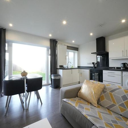 Hatton Apartments Heathrow Airport- Free Parking-Free Underground To And From Heathrow Airport Hatton Cross See Picture-See London Fast Hatton Cross To Central London 30Min Exteriér fotografie