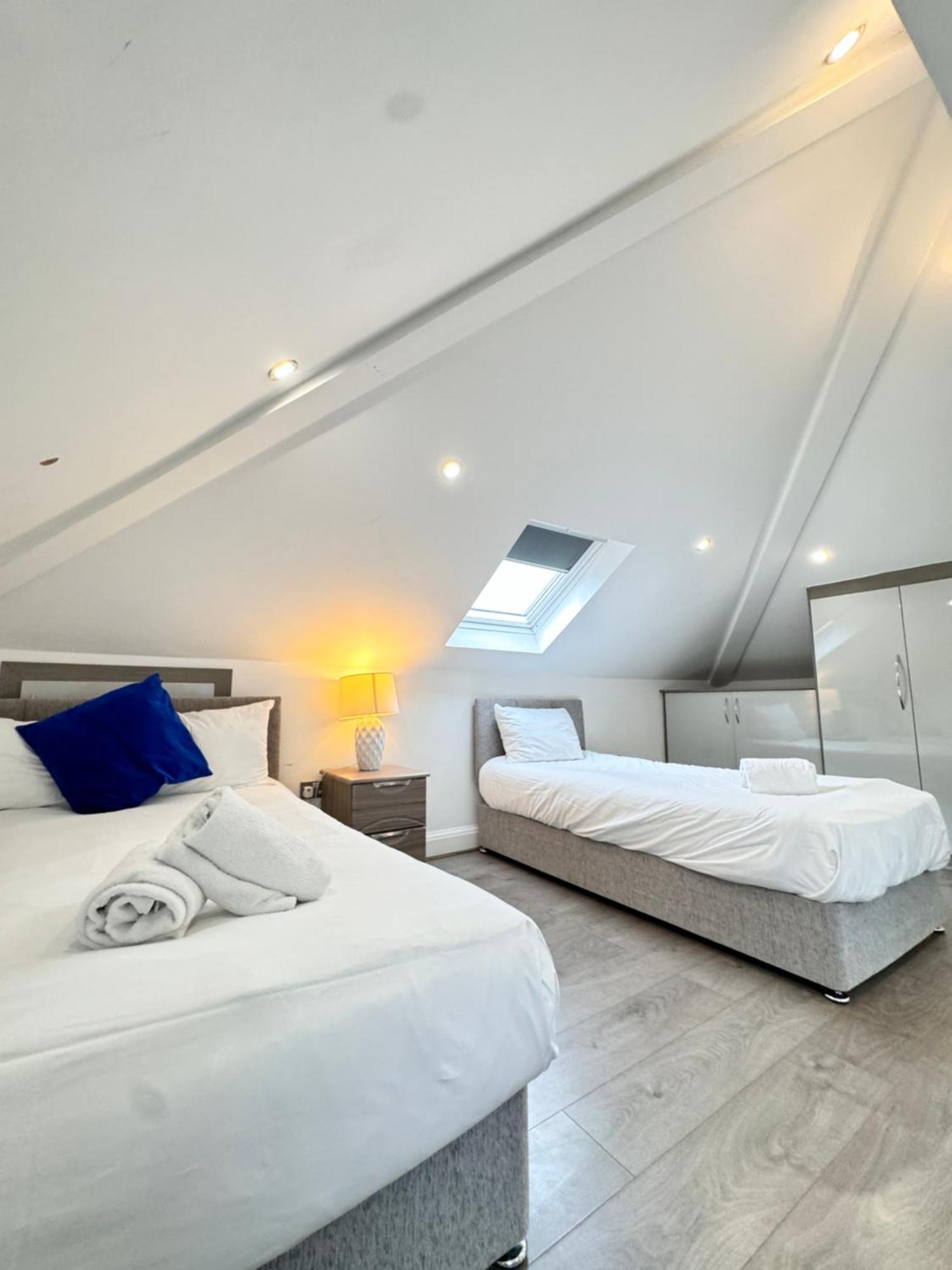 Hatton Apartments Heathrow Airport- Free Parking-Free Underground To And From Heathrow Airport Hatton Cross See Picture-See London Fast Hatton Cross To Central London 30Min Exteriér fotografie