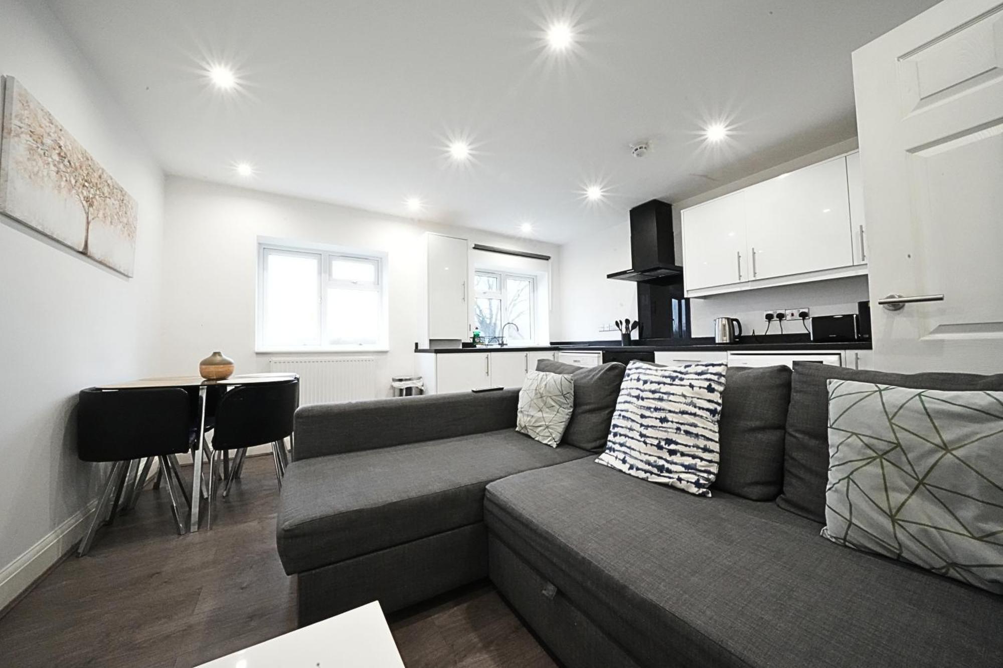 Hatton Apartments Heathrow Airport- Free Parking-Free Underground To And From Heathrow Airport Hatton Cross See Picture-See London Fast Hatton Cross To Central London 30Min Exteriér fotografie