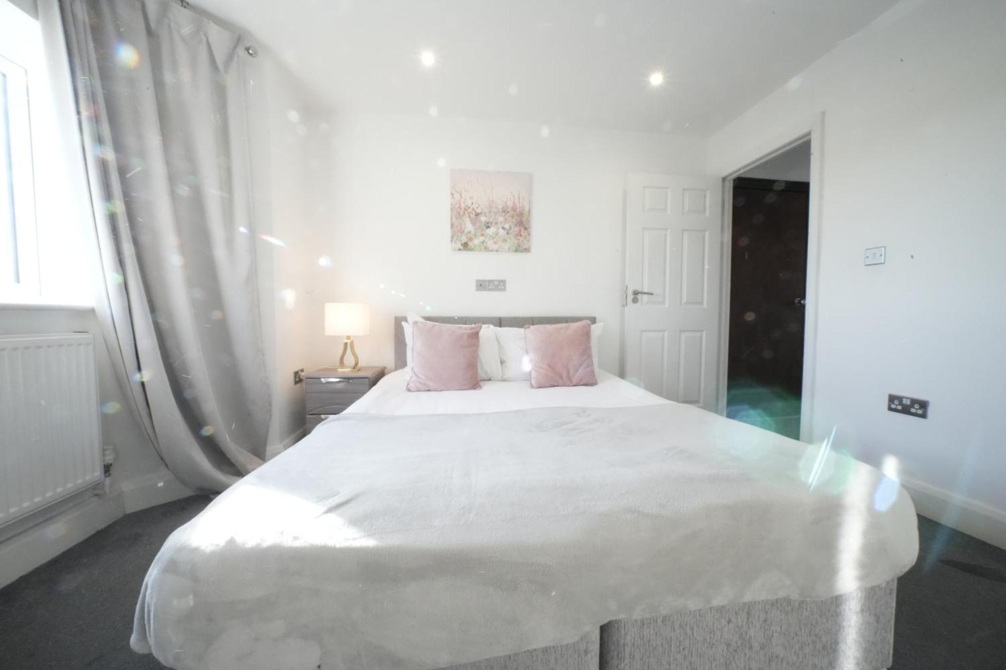 Hatton Apartments Heathrow Airport- Free Parking-Free Underground To And From Heathrow Airport Hatton Cross See Picture-See London Fast Hatton Cross To Central London 30Min Exteriér fotografie