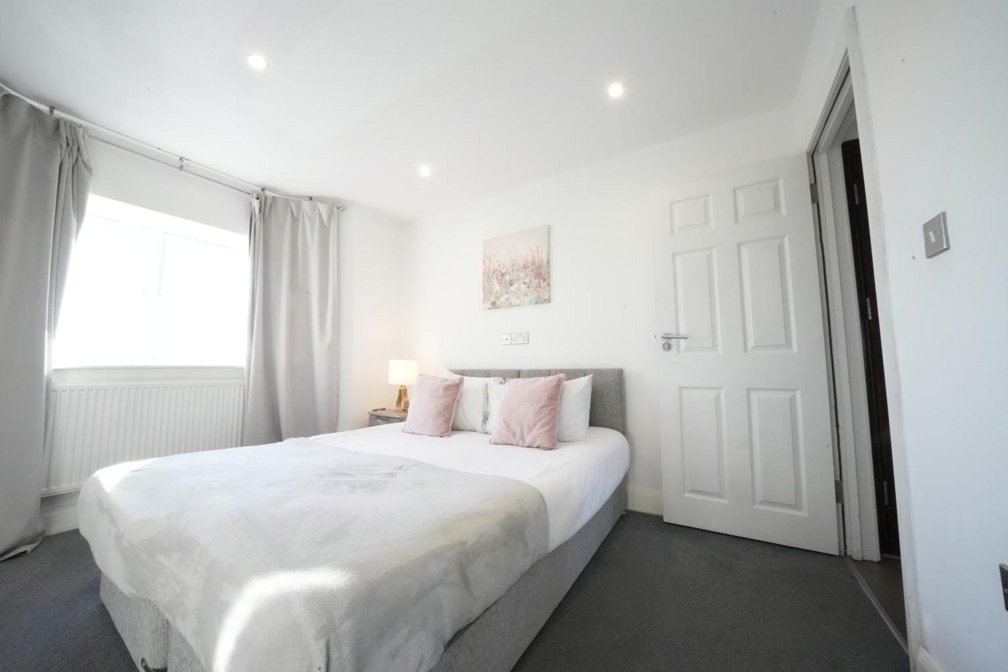 Hatton Apartments Heathrow Airport- Free Parking-Free Underground To And From Heathrow Airport Hatton Cross See Picture-See London Fast Hatton Cross To Central London 30Min Exteriér fotografie