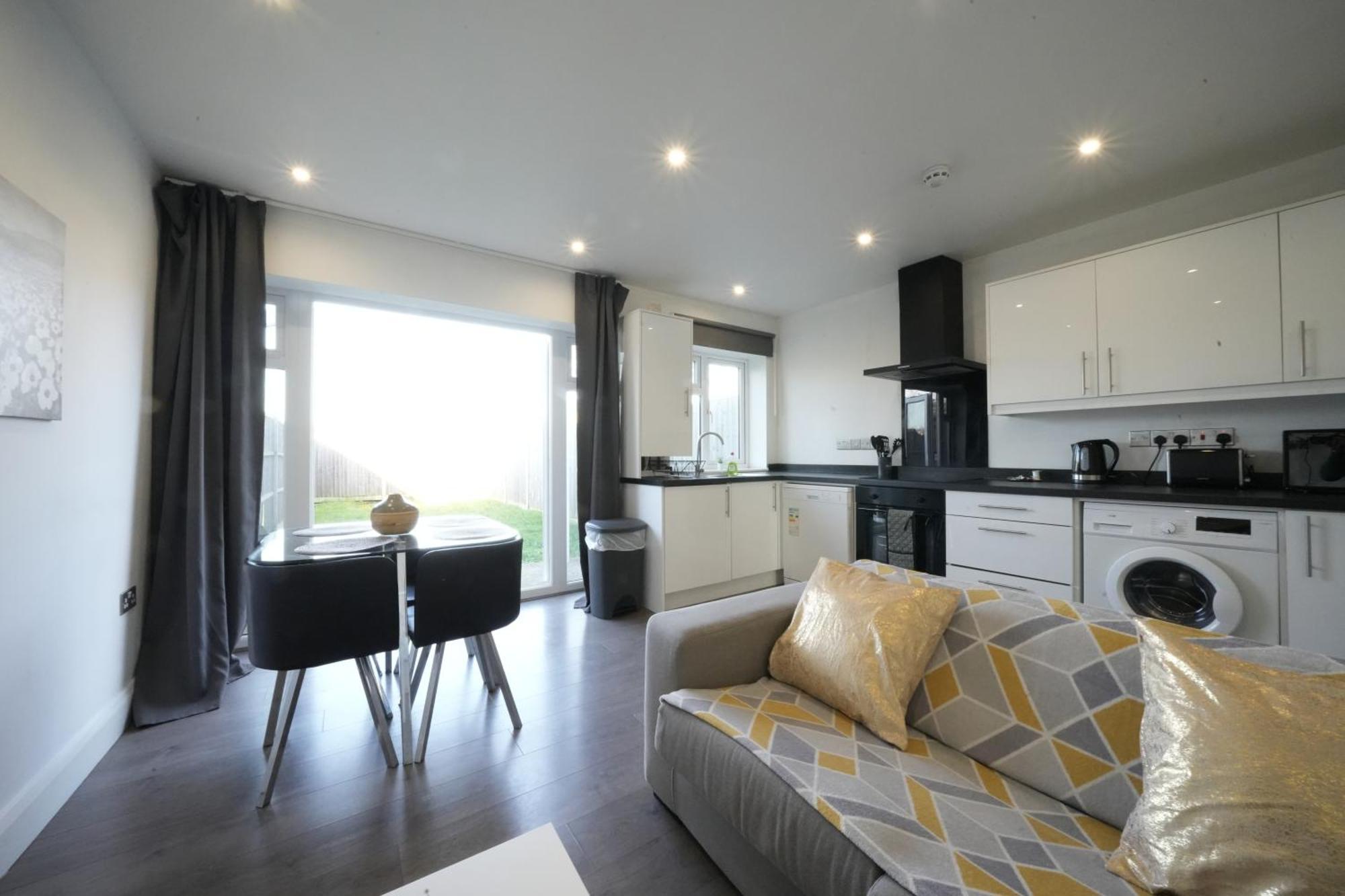 Hatton Apartments Heathrow Airport- Free Parking-Free Underground To And From Heathrow Airport Hatton Cross See Picture-See London Fast Hatton Cross To Central London 30Min Exteriér fotografie