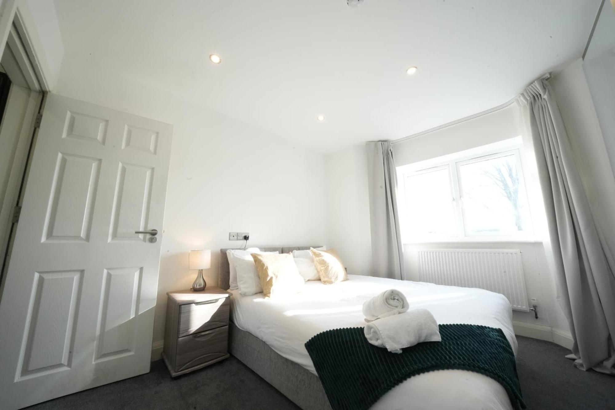Hatton Apartments Heathrow Airport- Free Parking-Free Underground To And From Heathrow Airport Hatton Cross See Picture-See London Fast Hatton Cross To Central London 30Min Exteriér fotografie