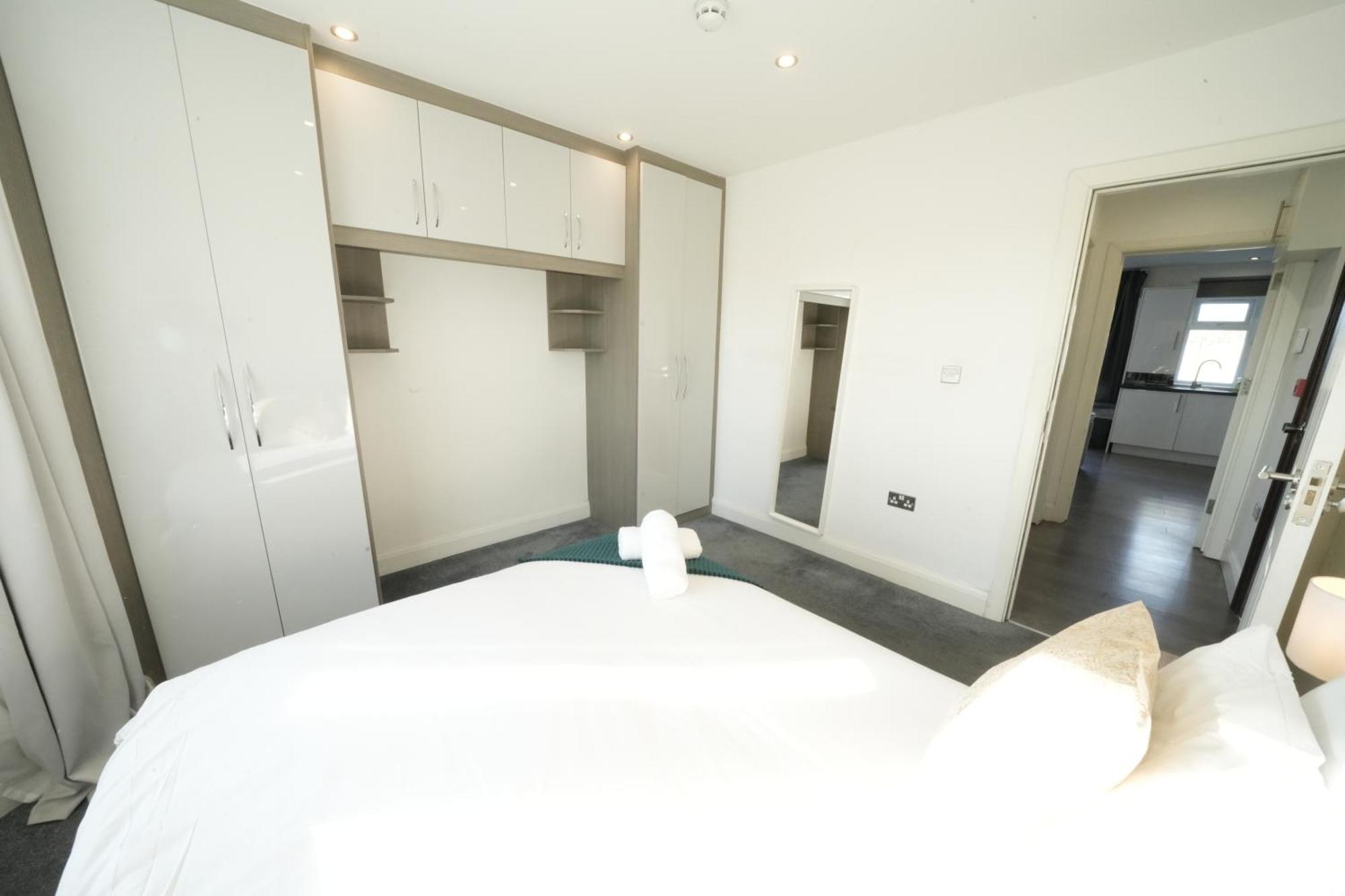 Hatton Apartments Heathrow Airport- Free Parking-Free Underground To And From Heathrow Airport Hatton Cross See Picture-See London Fast Hatton Cross To Central London 30Min Exteriér fotografie
