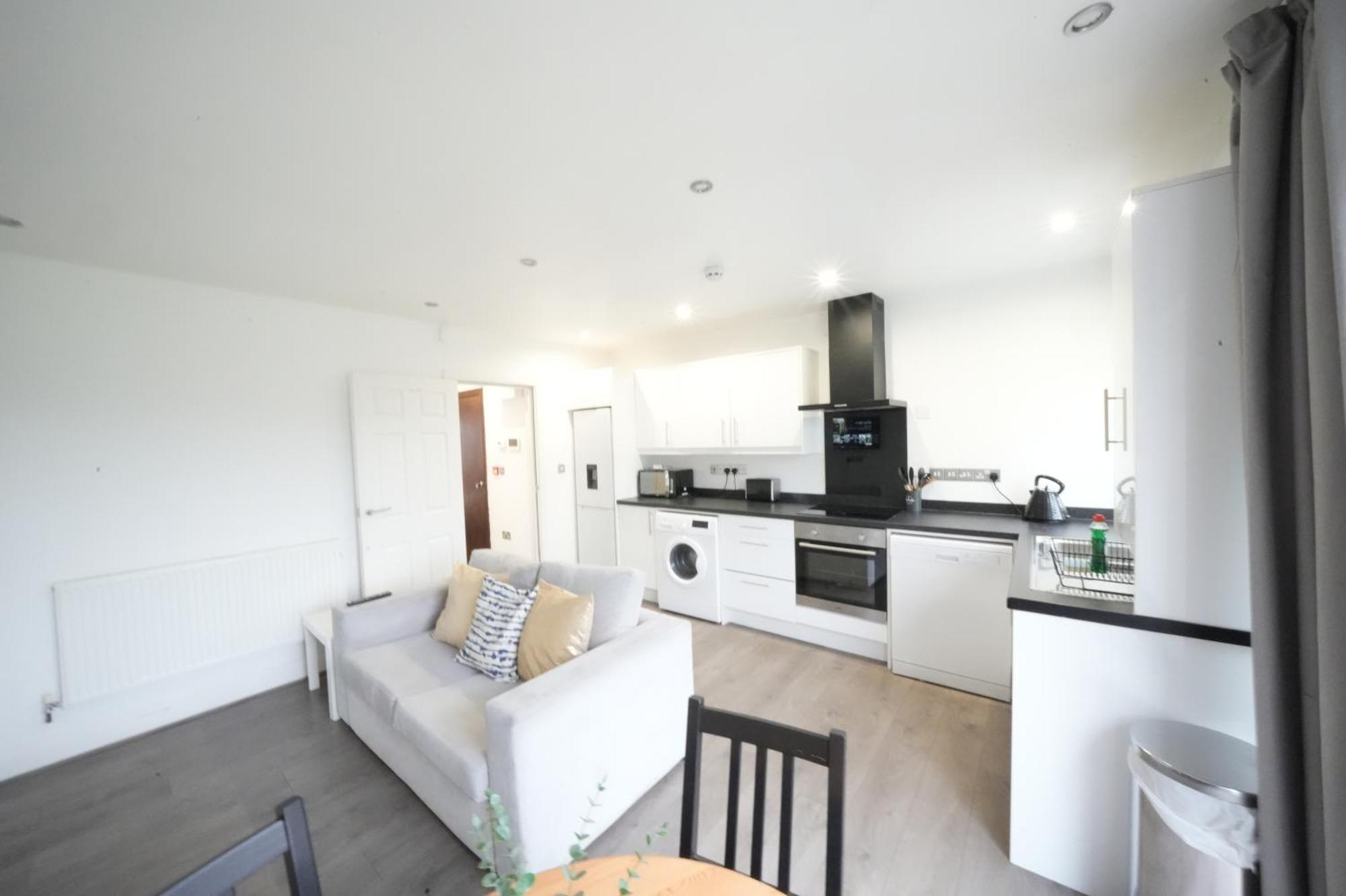 Hatton Apartments Heathrow Airport- Free Parking-Free Underground To And From Heathrow Airport Hatton Cross See Picture-See London Fast Hatton Cross To Central London 30Min Exteriér fotografie