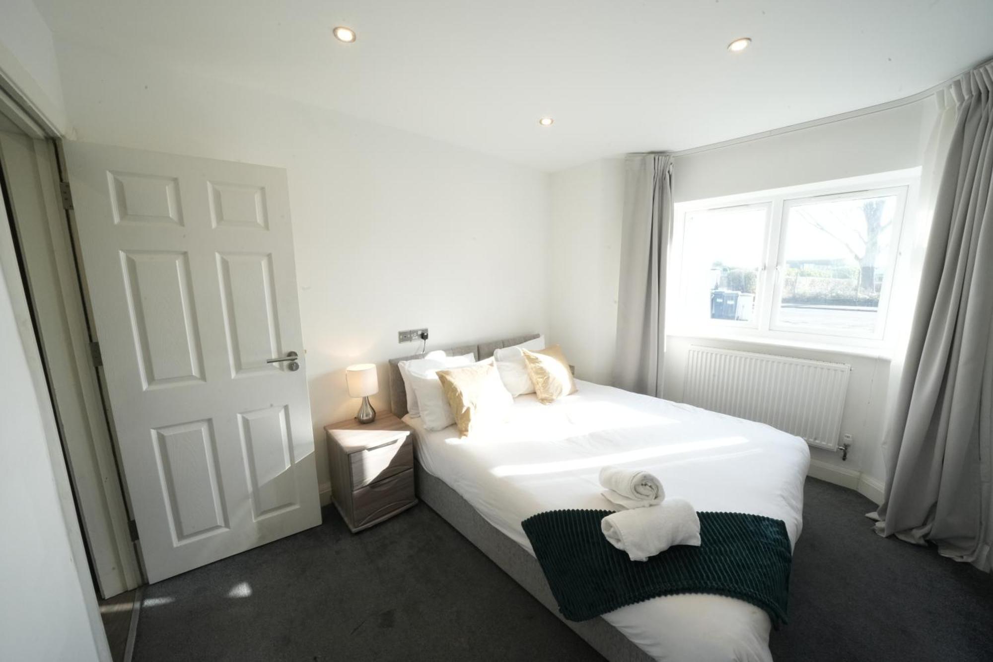 Hatton Apartments Heathrow Airport- Free Parking-Free Underground To And From Heathrow Airport Hatton Cross See Picture-See London Fast Hatton Cross To Central London 30Min Exteriér fotografie
