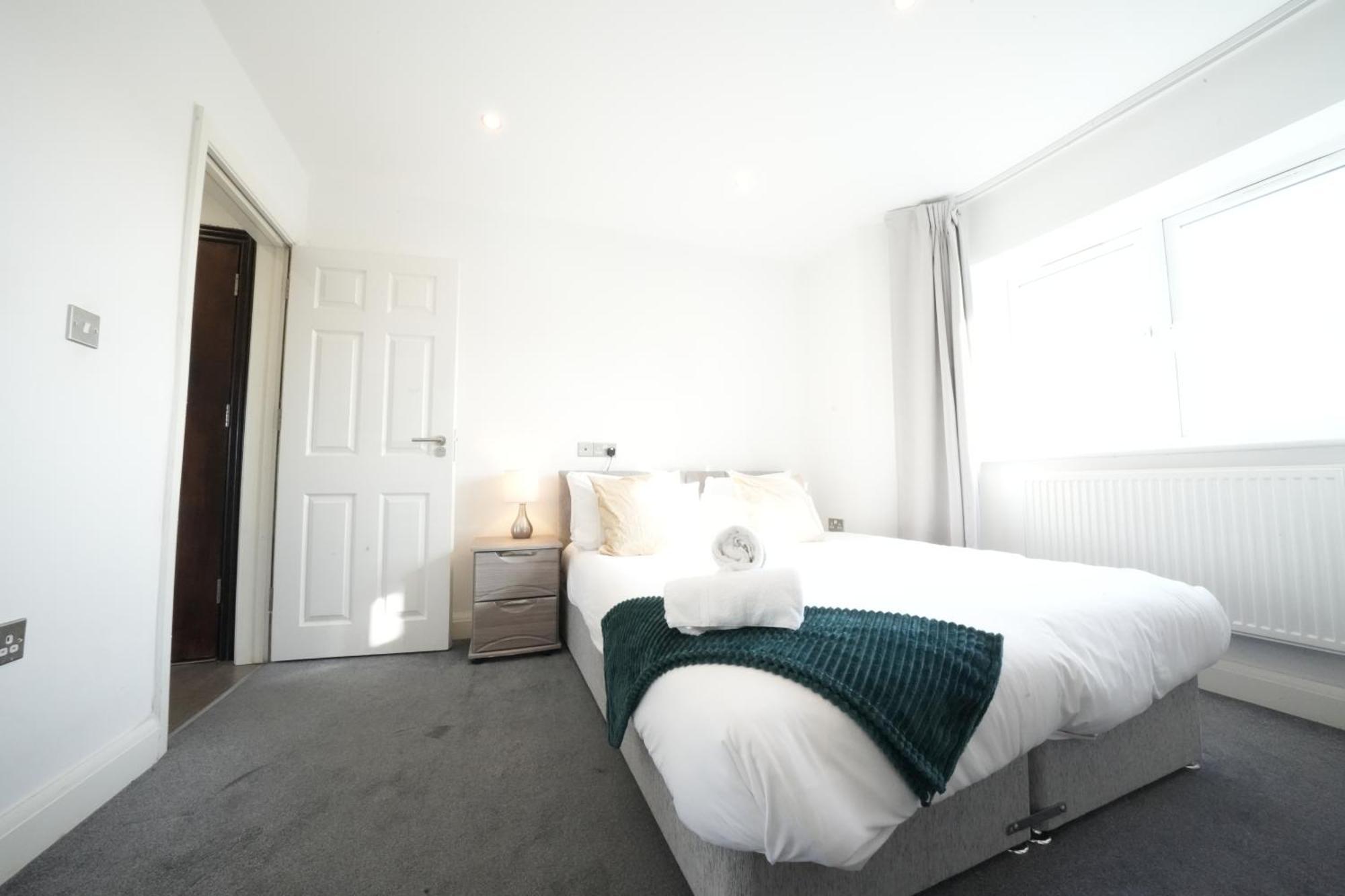 Hatton Apartments Heathrow Airport- Free Parking-Free Underground To And From Heathrow Airport Hatton Cross See Picture-See London Fast Hatton Cross To Central London 30Min Exteriér fotografie