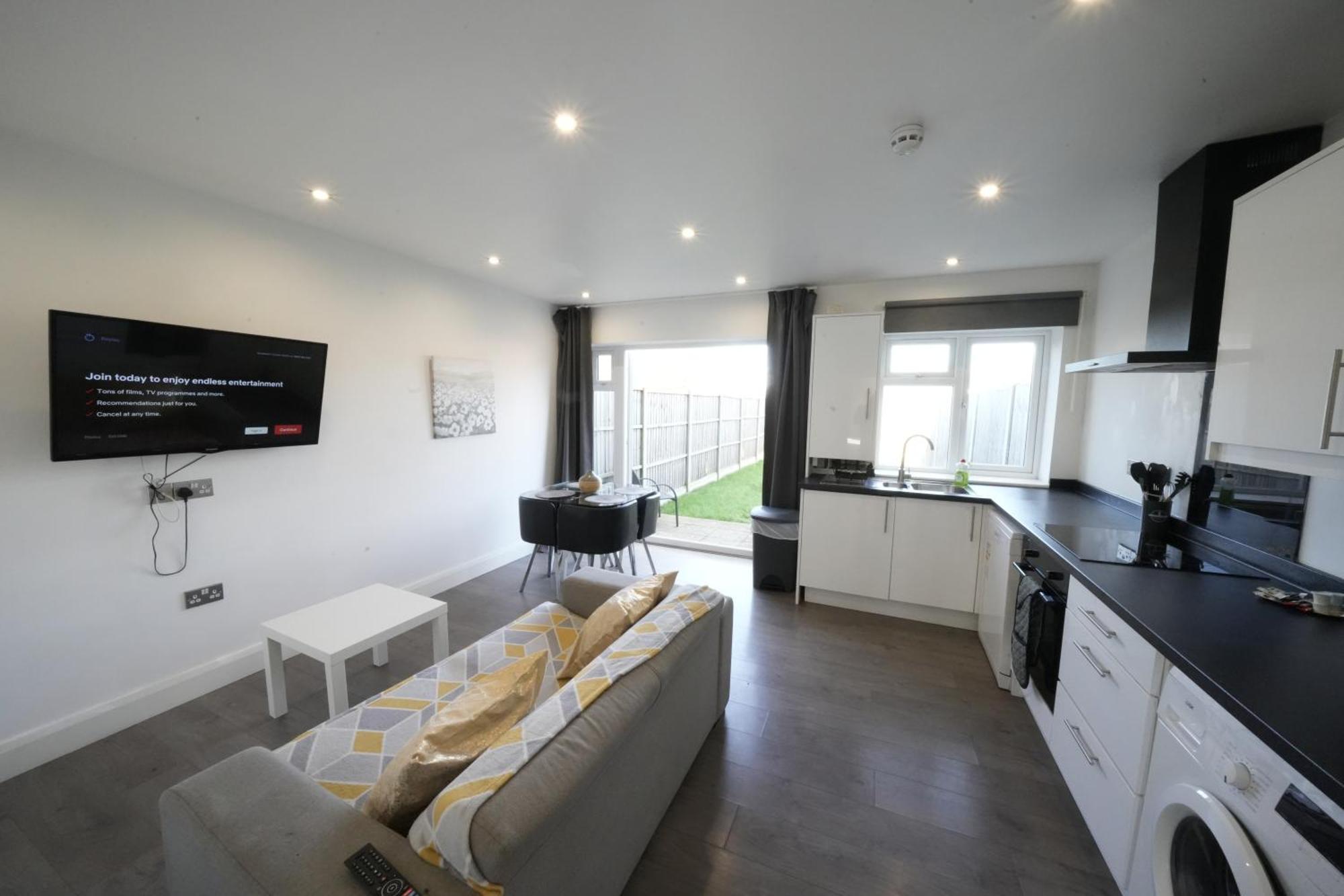 Hatton Apartments Heathrow Airport- Free Parking-Free Underground To And From Heathrow Airport Hatton Cross See Picture-See London Fast Hatton Cross To Central London 30Min Exteriér fotografie