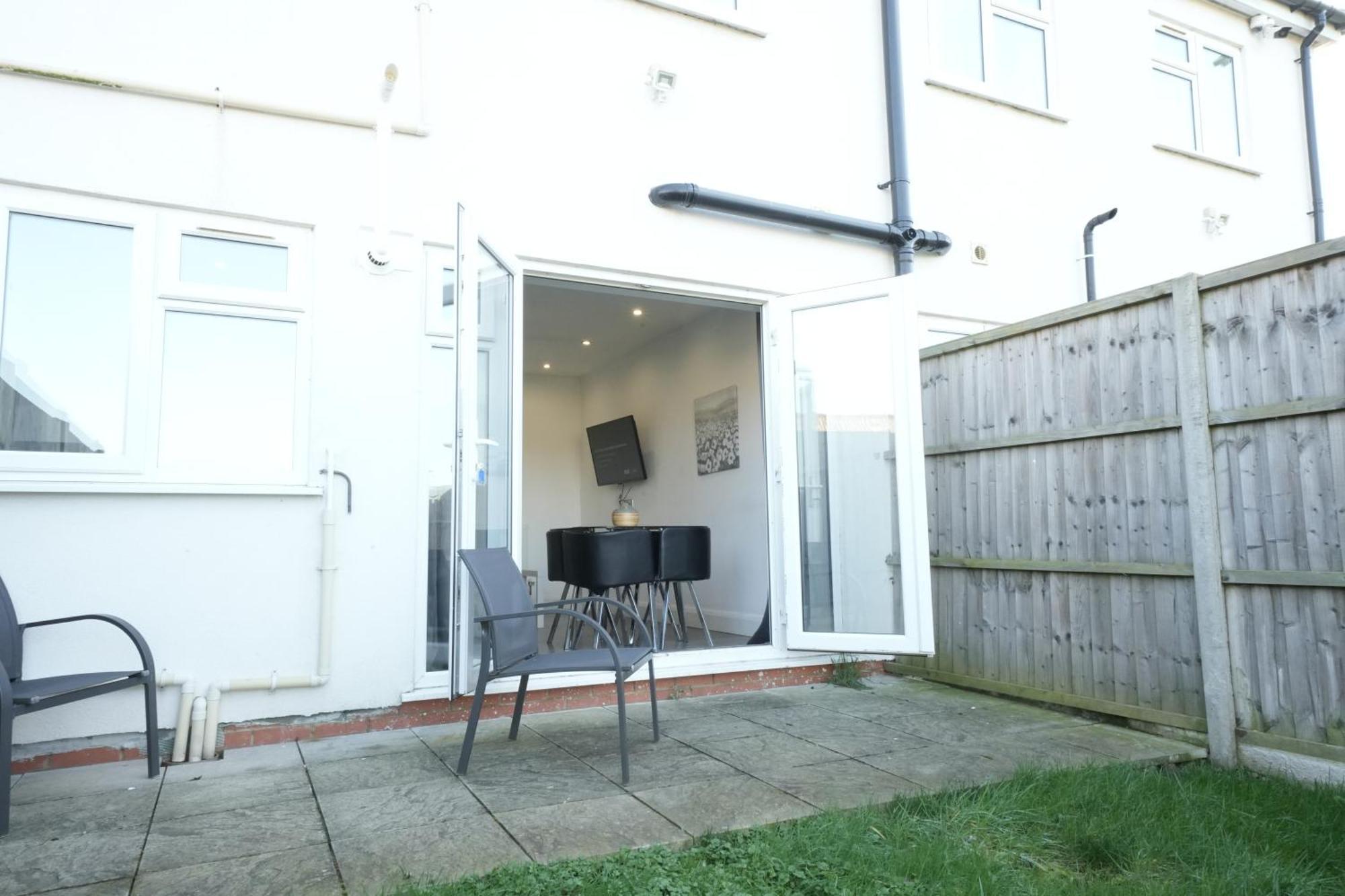 Hatton Apartments Heathrow Airport- Free Parking-Free Underground To And From Heathrow Airport Hatton Cross See Picture-See London Fast Hatton Cross To Central London 30Min Exteriér fotografie