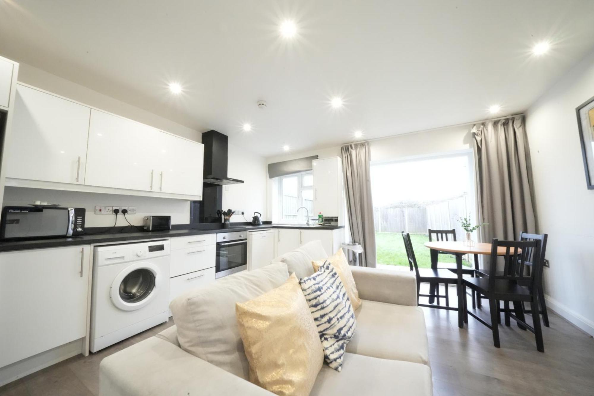 Hatton Apartments Heathrow Airport- Free Parking-Free Underground To And From Heathrow Airport Hatton Cross See Picture-See London Fast Hatton Cross To Central London 30Min Exteriér fotografie