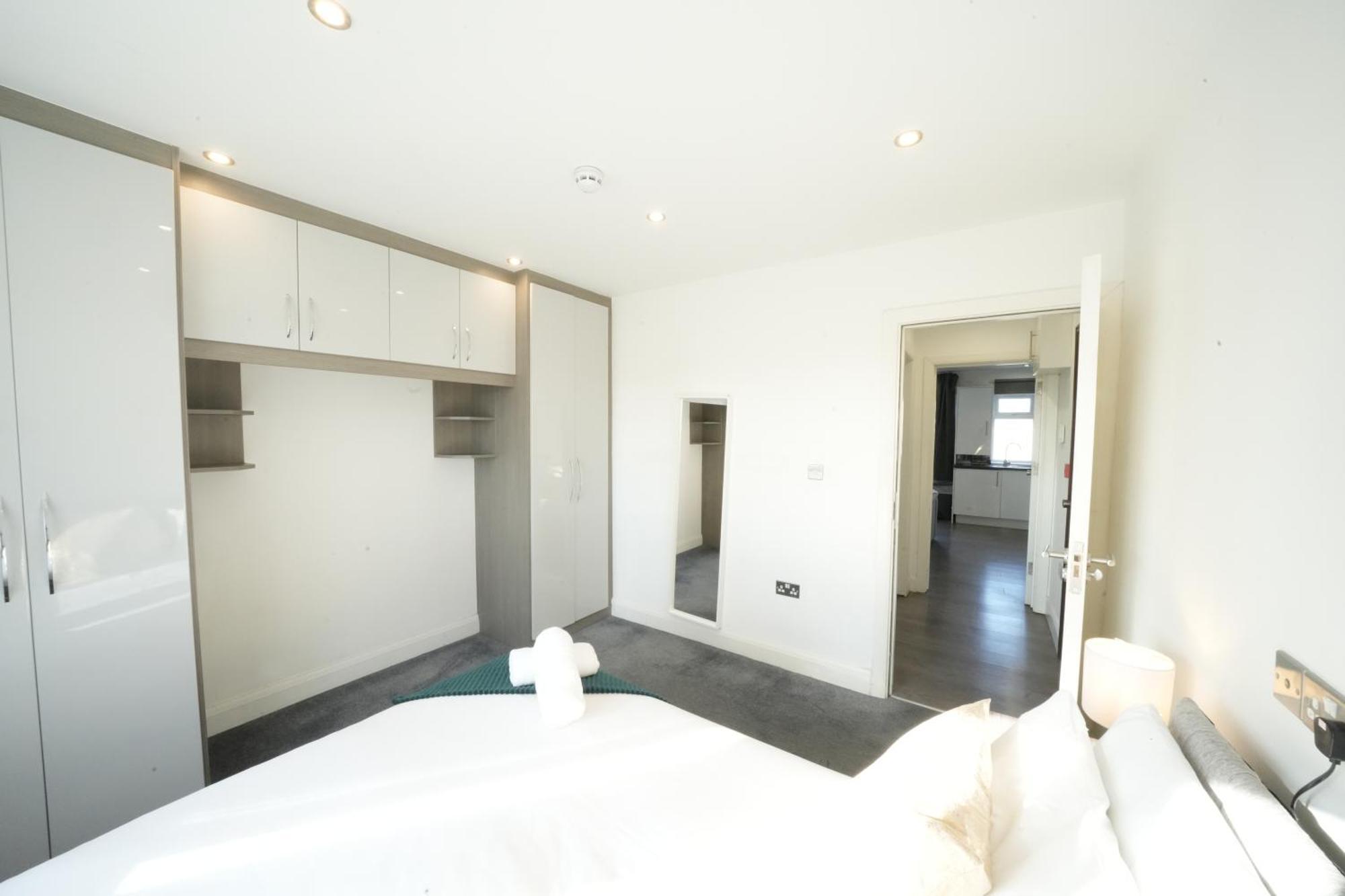 Hatton Apartments Heathrow Airport- Free Parking-Free Underground To And From Heathrow Airport Hatton Cross See Picture-See London Fast Hatton Cross To Central London 30Min Exteriér fotografie