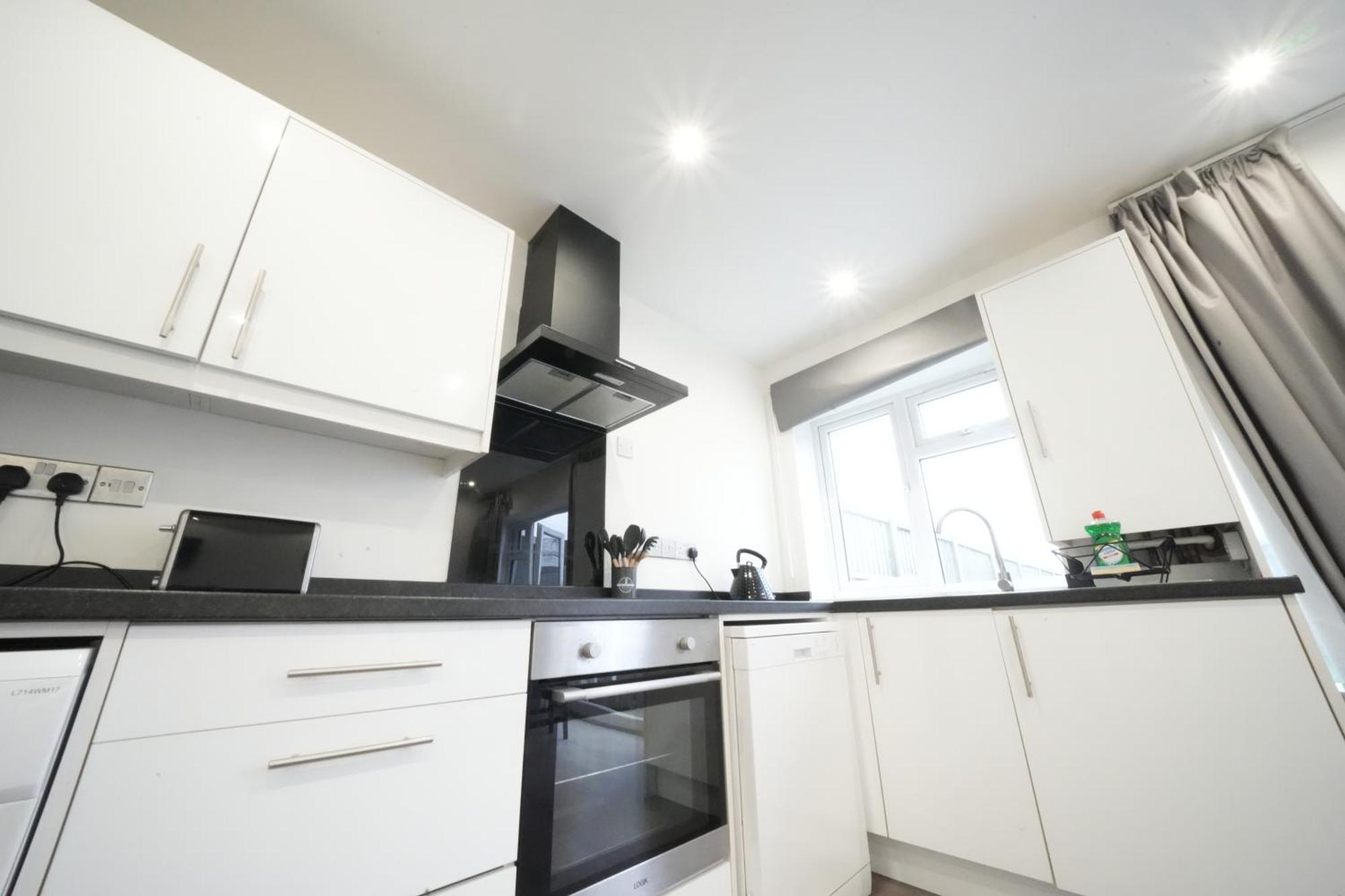 Hatton Apartments Heathrow Airport- Free Parking-Free Underground To And From Heathrow Airport Hatton Cross See Picture-See London Fast Hatton Cross To Central London 30Min Exteriér fotografie