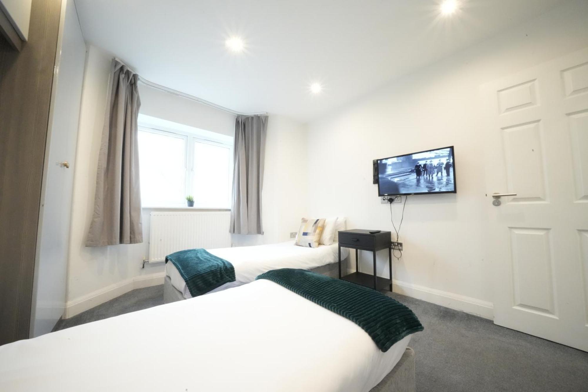 Hatton Apartments Heathrow Airport- Free Parking-Free Underground To And From Heathrow Airport Hatton Cross See Picture-See London Fast Hatton Cross To Central London 30Min Exteriér fotografie